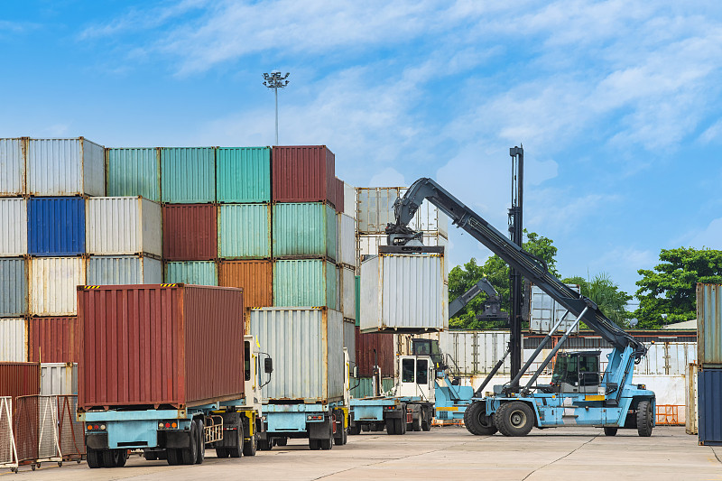 寄东西到加拿大海运快还是空运快