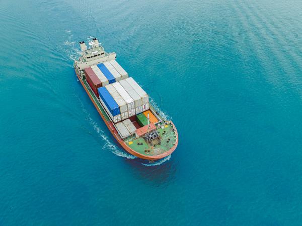 加拿大国际空运港口的运营时间是怎样的？