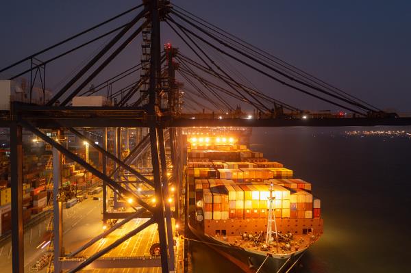 温哥华海运和空运专线价格对比